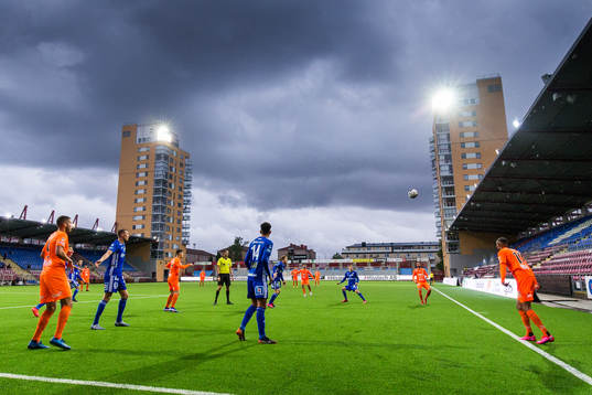 AFC Eskilstunas Ferid Ali med ett inkast