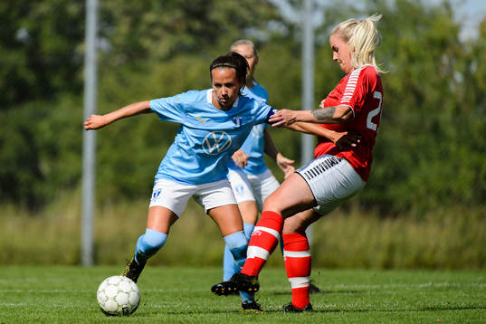Malmö FFs Cornelia Lindgren och Klågerup Sara Johansson