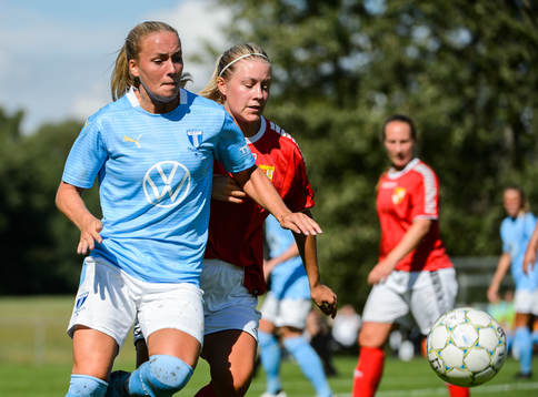 Malmö FFs Beatrice Andersson och Klågerups Elin Mjörnman