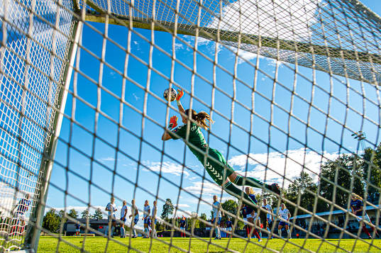 Goalkeeper Siri Ervik of Kolbotn