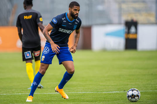 IFK Göteborgs Kristopher Da Graca värmer upp