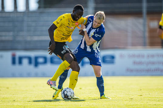 Mjällbys Moses Orwohicho Ogbu och IFK Göteborgs Victor