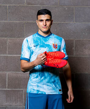 Mohamed "Moi" Elyounoussi of the Norwegian national