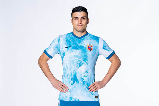 Mohamed "Moi" Elyounoussi of the Norwegian national