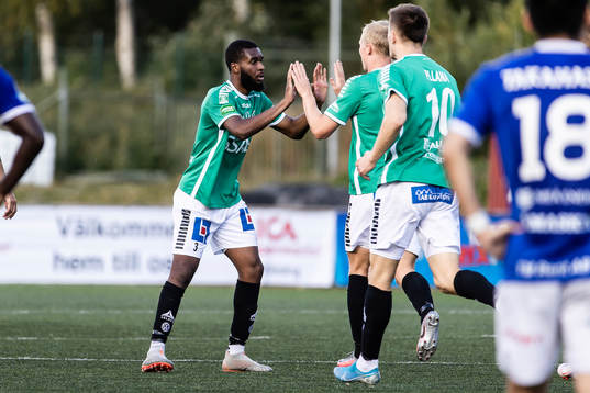 Brages Moses Makasi och André Kamp jublar efter 1-1