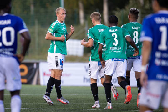 Brages Andre Kamp jublar efter 1-1