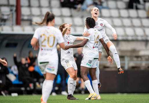 Rosengårds Jessica Samuelsson och Sanne Troelsgaard jublar