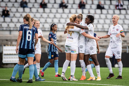 Rosengårds Nathalie Björn, Anam Imo och Caroline Seger