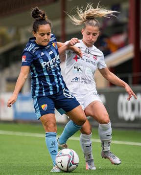 Djurgårdens Malin Diaz och Rosengårds Jelena Cankovic