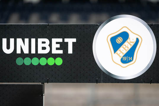 Unibet och HBK logo före fotbollsmatchen i Superettan  mellan Halmstad och Degerfors den 7 september 2020 i Halmstad.