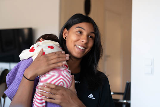 Sävehofs Jamina Roberts med sin dotter