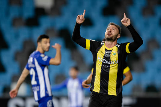 Hammarbys Muamer Tankovic jublar efter 0-2