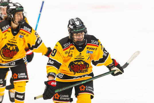 Luleås Emma Nordin jublar