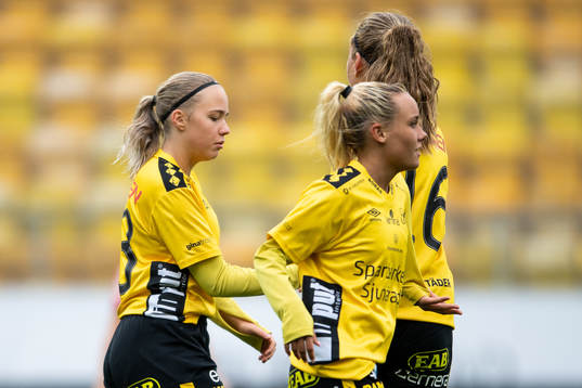 Elfsborgs Evelina Brink jublar efter att gjort mål