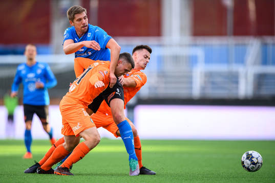 Halmstads Rasmus Wiedesheim-Paul mot AFC Eskilstunas Jesper