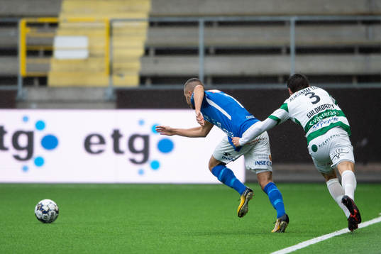 Norrbys Alen Krasnici i kamp med Västerås Filip Almström Tähti