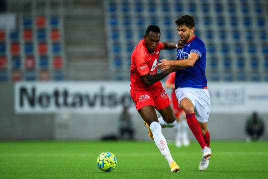 Gilbert Koomson of Brann and Fredrik Oldrup Jensen of