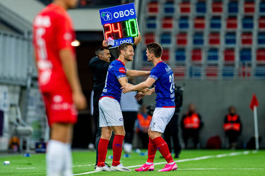 Matthías Vilhjálmsson of Vålerenga comes on for Vidar Örn Kjartansson