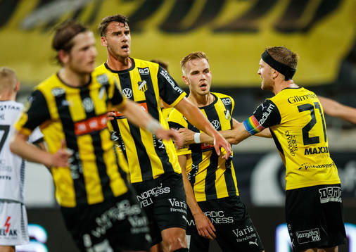 Häckens Jasse Tuominen jublar efter 1-1