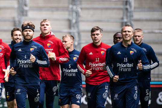 Djurgårdens Jacob Une Larsson, målvakt Per Kristian