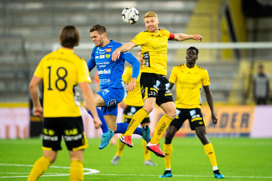 Elfsborgs Sivert Heltne Nilsen och Mjällbys Jacob