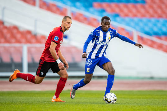 Kamil Wilczek of FC Köpenhamn and Alhassan Yusuf Abdullahi
