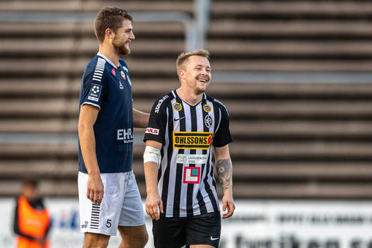 Utsiktens Erik Hedenquist och Landskronas Niklas Nielsen