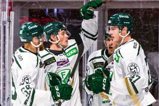 Färjestads Albert Johansson och Oskar Bäck jublar