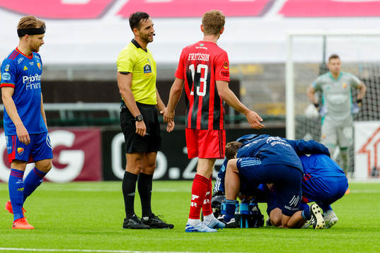 Djurgårdens Jonathan Augustinsson  får vård