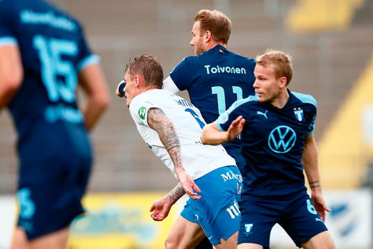 Malmö FFs Ola Toivonen och IFK Norrköpings Eric Smith