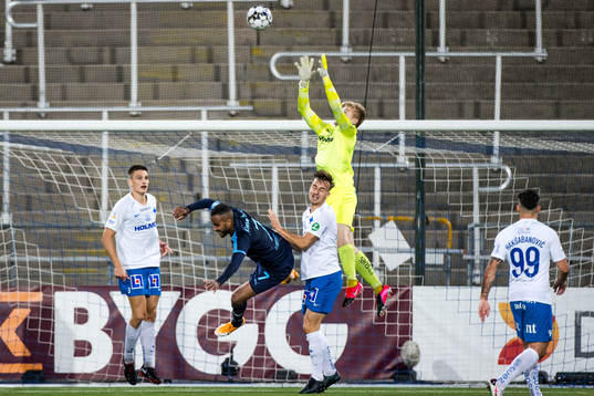 Malmö FFs Isaac Kiese Thelin oroar framför IFK