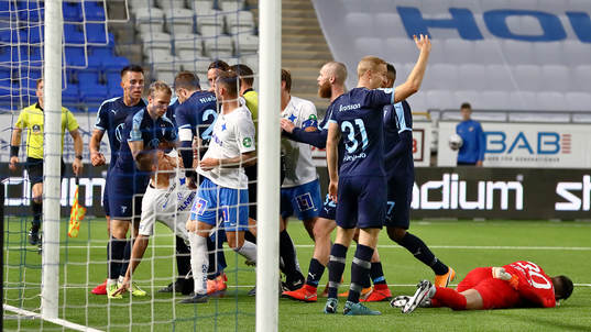 Malmö FFs Lasse Nielsen reagerar på IFK Norrköpings