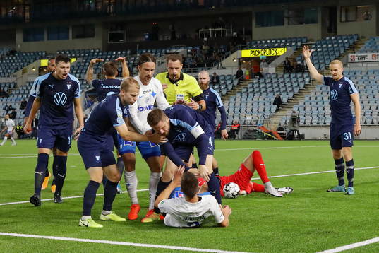 Situation som resulterade i varningar på IFK Norrköpings