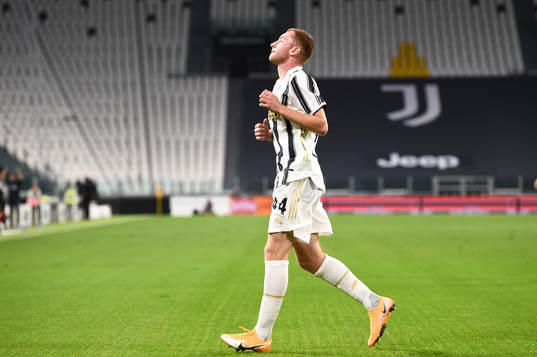 Dejan Kulusevski of Juventus celebrates the 1-0 goal