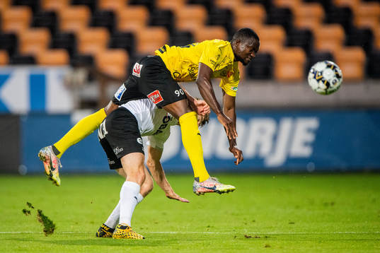 Mjällbys Moses Ogbu och Örebros Albin Granlund