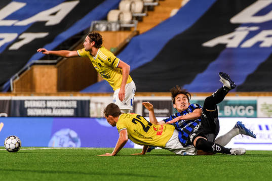 Falkenbergs John Björkengren och Sirius Yukiya Sugita