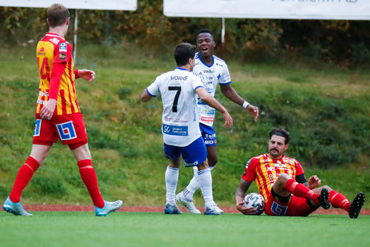 IFK Luleås Yassine Assam och Patrick Kpozo jublar
