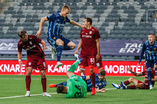 Gaolkeeper Cristian Balgradean of CFR Cluj and Jonathan