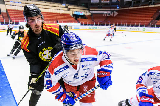 Brynäs Marcus Björk och Oskarshamns Tyler Kelleher