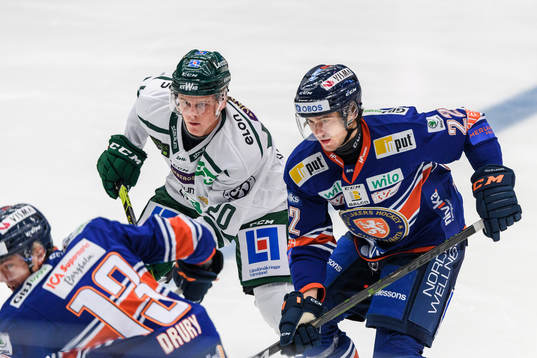 Färjestads Olle Lycksell  och Växjös Jacob