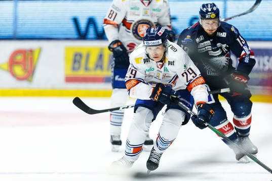 Växjös Pontus Holmberg och Linköpings Andrew Gordon