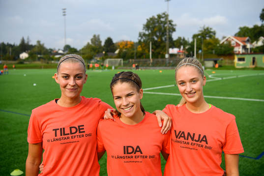 Bollstanäs Julia Lindström, Nicole Lundström och Thea