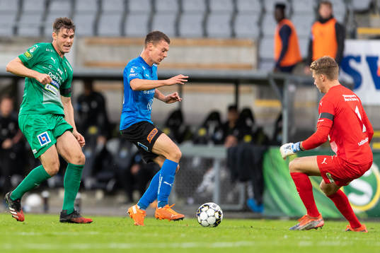 Halmstads Samuel Kroon gör 1-0