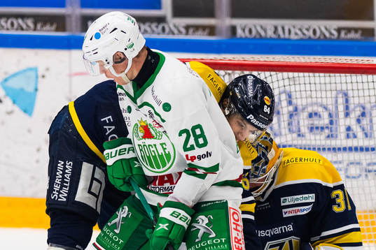 s Eric Martinsson och målvakt Jonas Gunnarsson