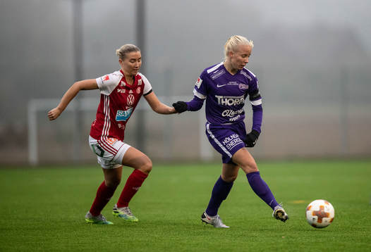 Sandvikens Wilma Näslund och Jitex Linnea Strömberg
