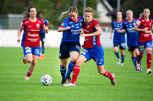 Djurgårdens Hanna Ekengren och Vittsjös Rebecca Quinn