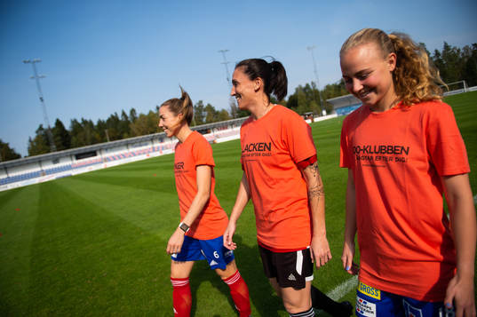 Vittsjös Clara Markstedt, målvakt Shannon Lynn, och Ebba