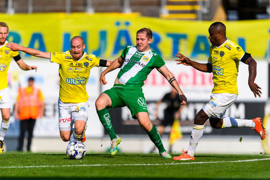 Falkenbergs Christoffer Carlsson och Hammarbys Darijan