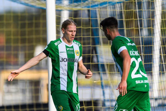 Hammarbys Gustav Ludwigson jublar med Alexander Kacaniklic efter 1-1