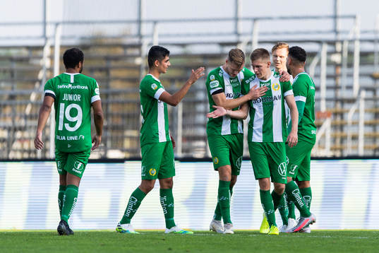 Hammarbys spelare jublar